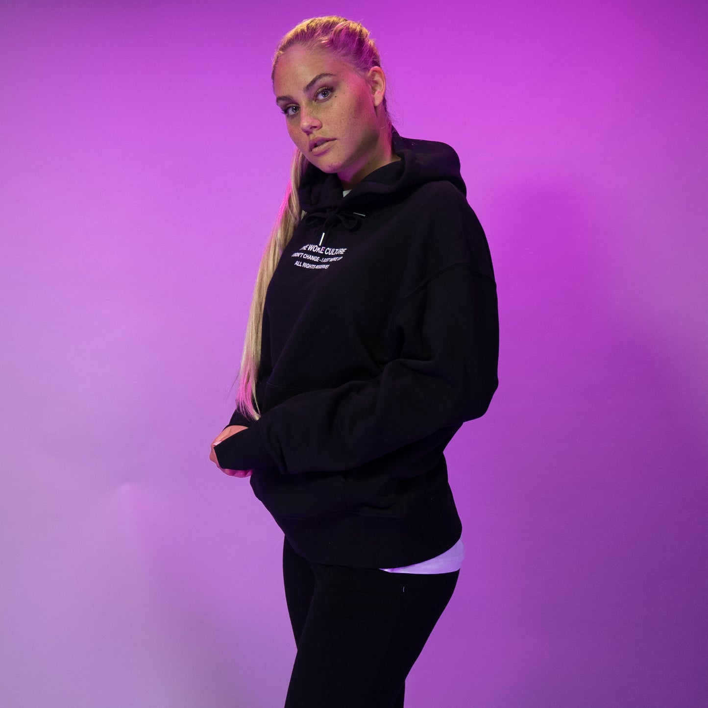 BASIC HOODIE